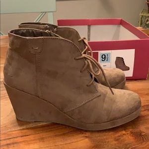 Merona Terri Ankle Boot - Taupe 9.5